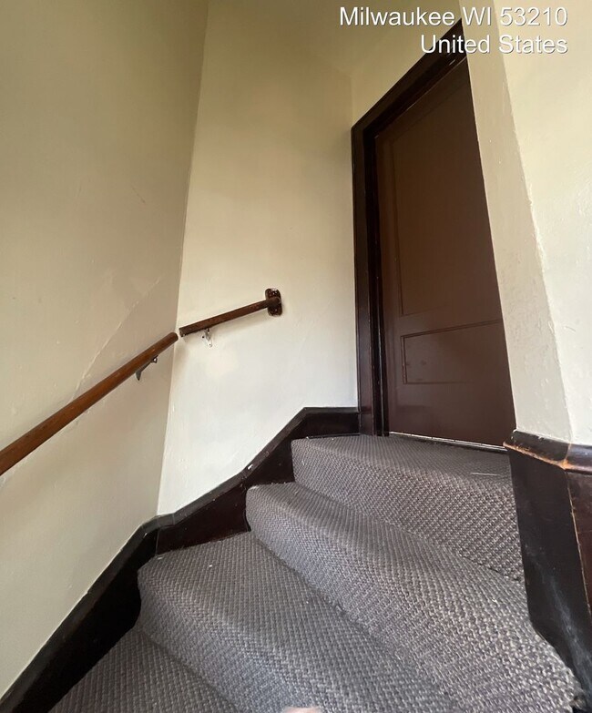 Building Photo - 2760 N 47th St