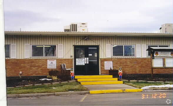 Building Photo - Thornton Estates