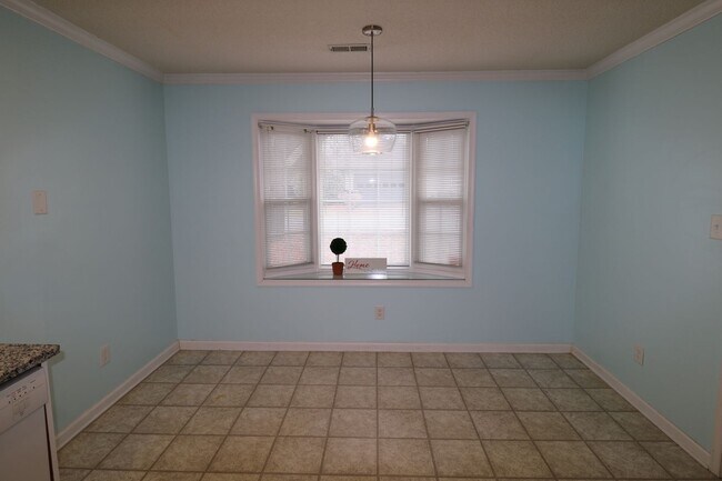 Foto del edificio - 899 Woodland Trace Dr