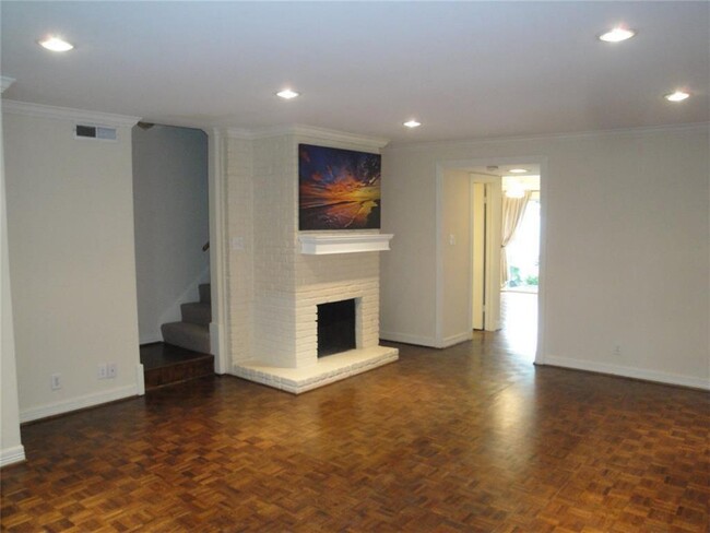 Building Photo - 6301 Del Monte Dr