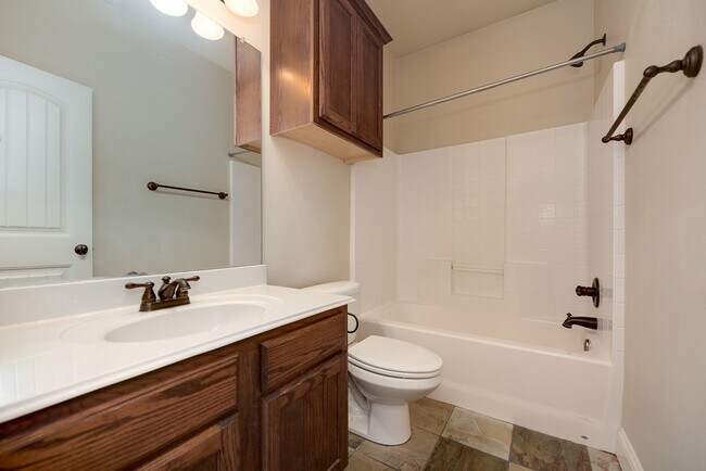 Foto del edificio - 2928 Forest Park Blvd
