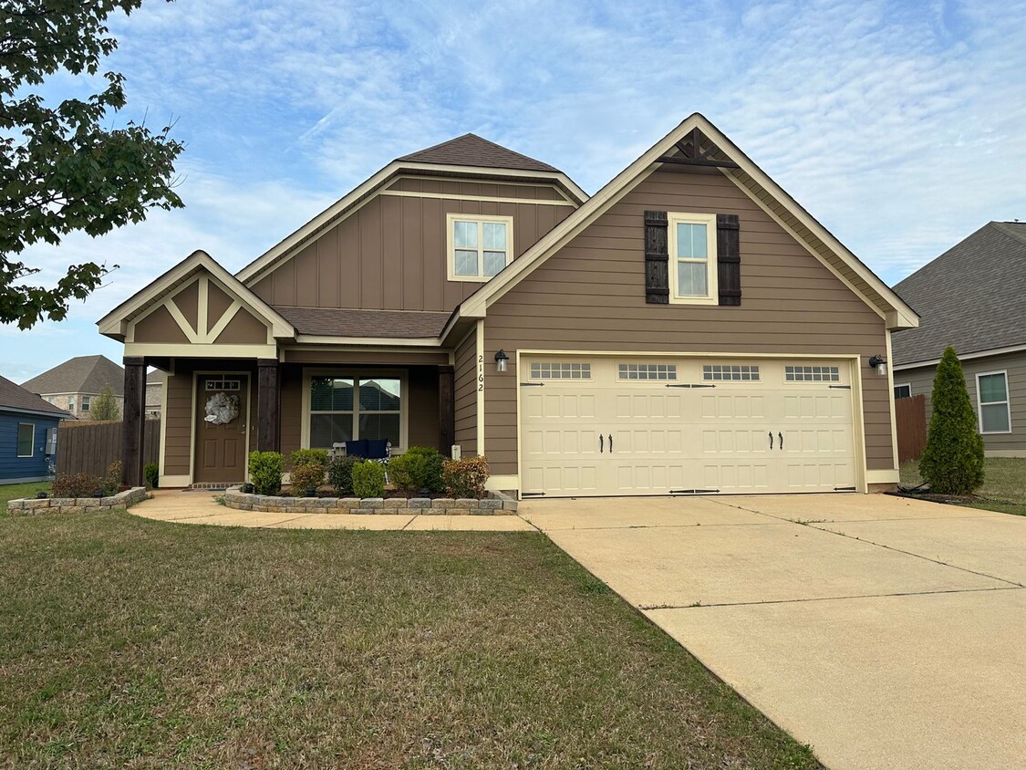 Foto principal - For Rent in Prattville with Community Pool!!!