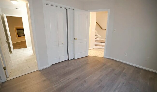 Foto del edificio - 1747 Wood Carriage Way