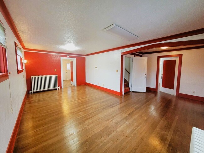 Foto del edificio - Spacious Unique Home in Central Location