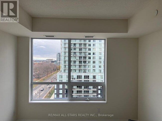 Photo du bâtiment - 3260 Sheppard Ave E