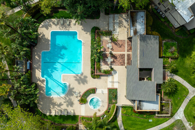 Aerial - Sunrise Apartments
