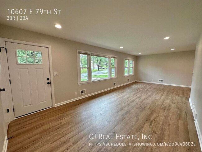 Foto del edificio - 10607 E 79th St