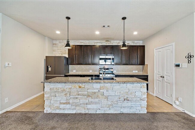 Foto del edificio - 122 Rustic Colony Ln