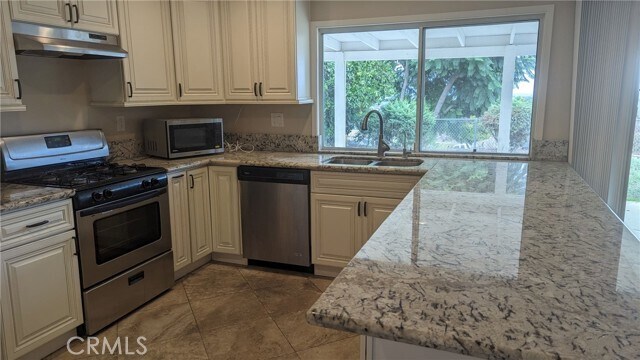 Building Photo - 304 Evergreen Dr