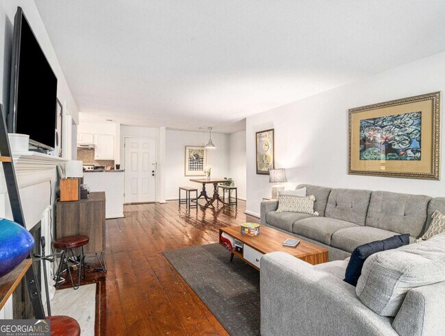 Foto del edificio - 3307 Pine Heights Dr NE