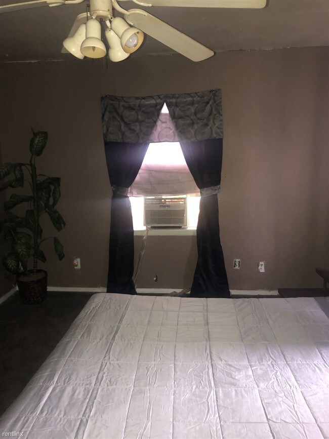 Foto del edificio - 5 br, 1 bath House - 5131 Kelso Street