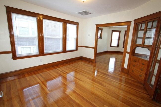 Building Photo - 475 Ashmont St