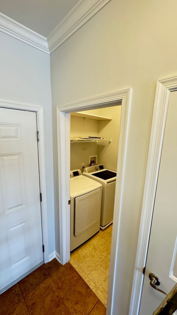 Foto del edificio - 2nd floor condo in Hearthstone Manor