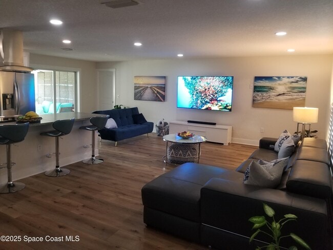 Building Photo - 215 Artemis Blvd