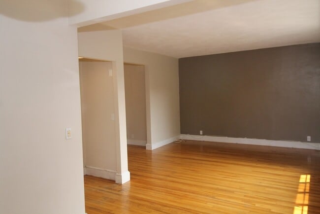 Foto del edificio - 97 Strathmore Rd