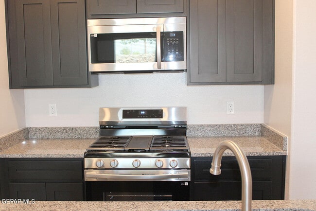 Foto del edificio - 4789 Cpt Isaac Camacho Pl