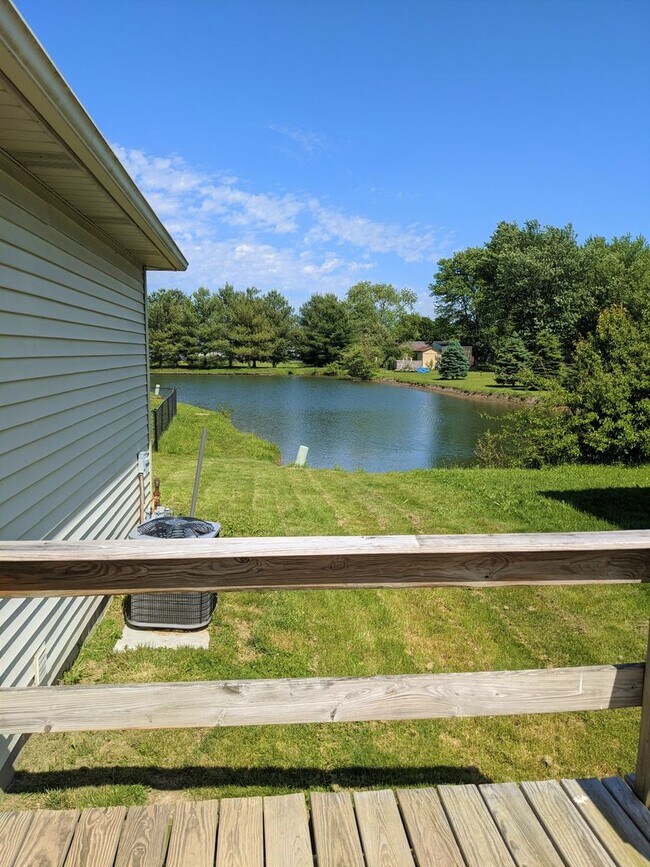 Foto del edificio - Quiet 2 bed 2 bath duplex home in Franklin!