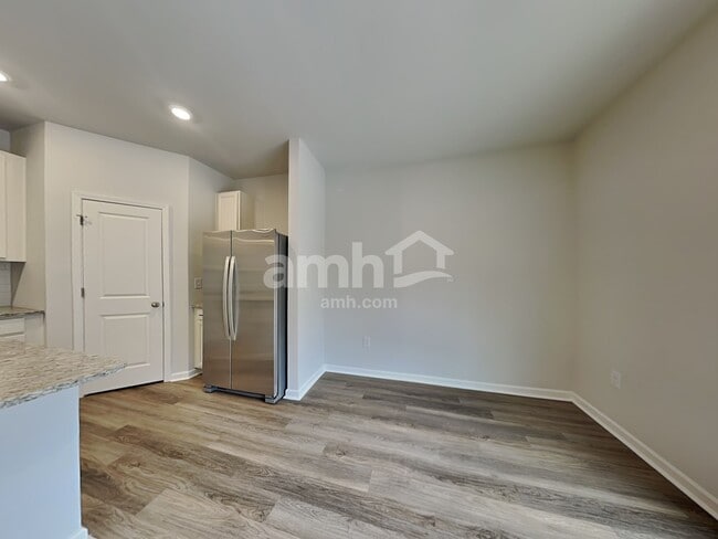 Foto del edificio - 4001 Zepelin Wy