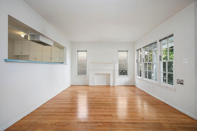 Building Photo - 11813 Gateway Blvd