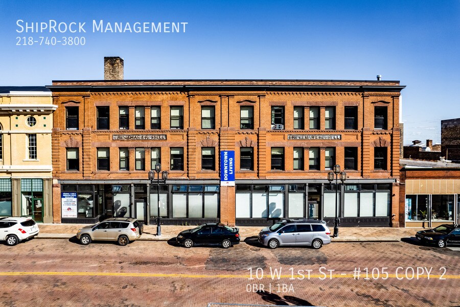 Primary Photo - Bridgeman Russel Apt. 105