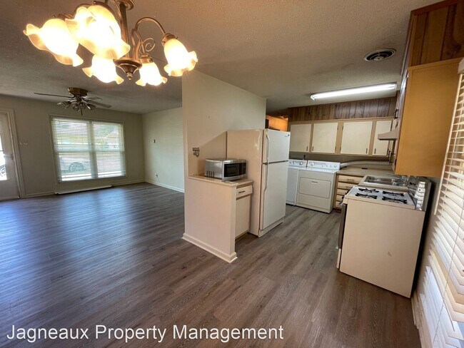 Building Photo - 3 br, 1.5 bath House - 1416 Cactus Dr