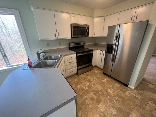 Foto del edificio - Home for Rent in Presidential Lakes