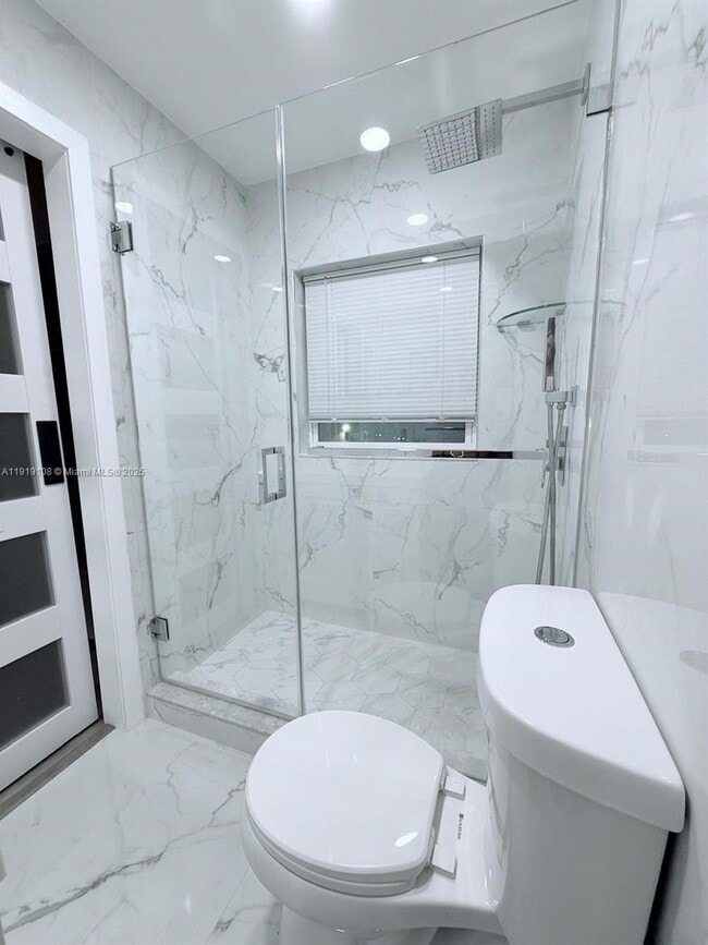 Foto del edificio - 6600 W 2nd Ct