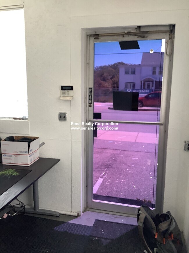 Foto del edificio - 815 Hyde Park Ave