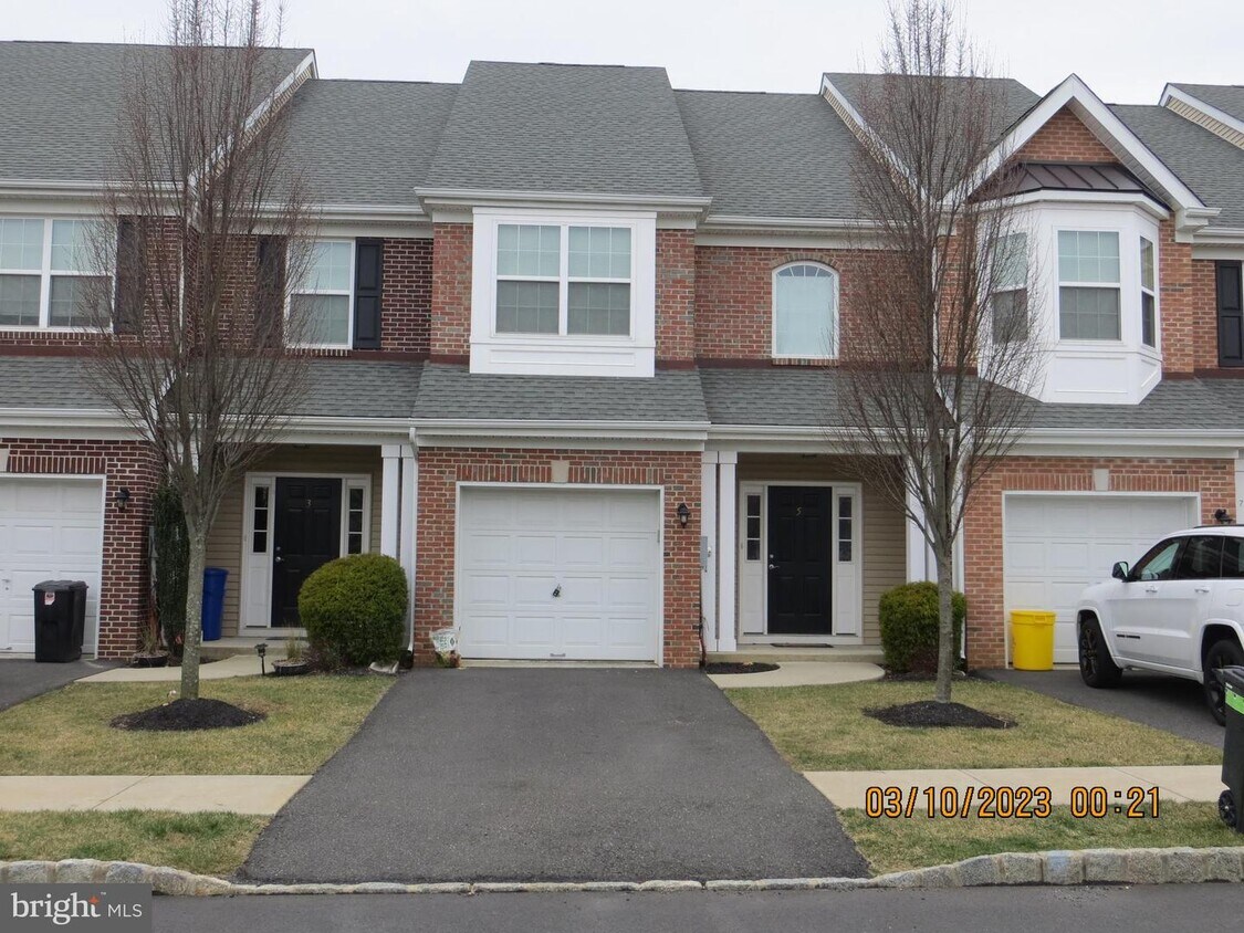 5 Adirondack Blvd, Trenton, NJ 08619 Townhome Rentals in Trenton NJ