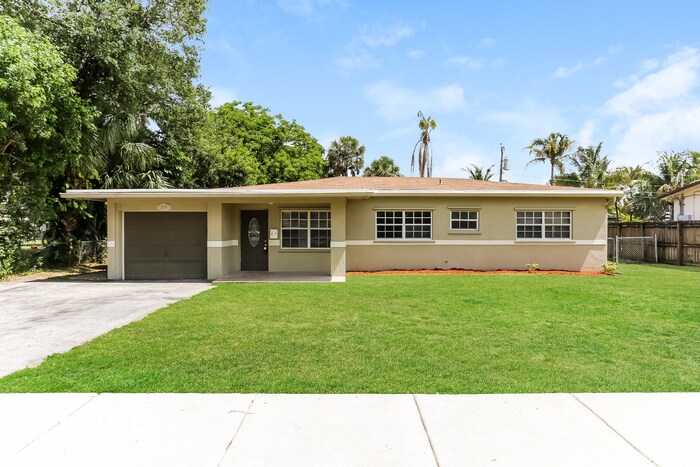 Foto principal - 3379 SW 17th St