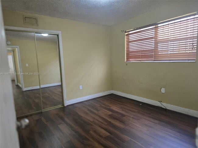 Foto del edificio - 2835 NW 22nd Ave