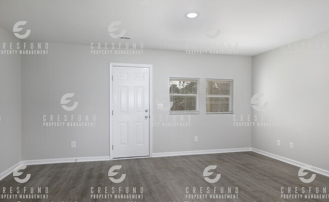 Building Photo - 2 Bedroom, 2 Bath - Like NEW and Available NOW!!!