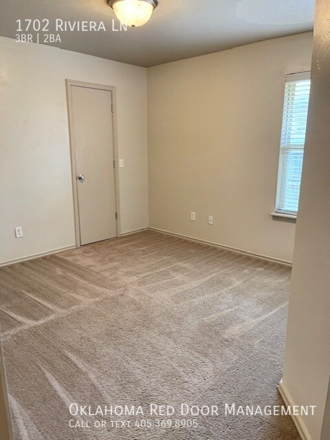 Foto del edificio - 1702 Riviera Ln