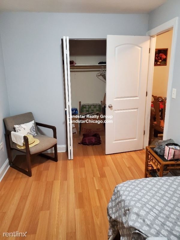 Building Photo - 2451 W Touhy Ave