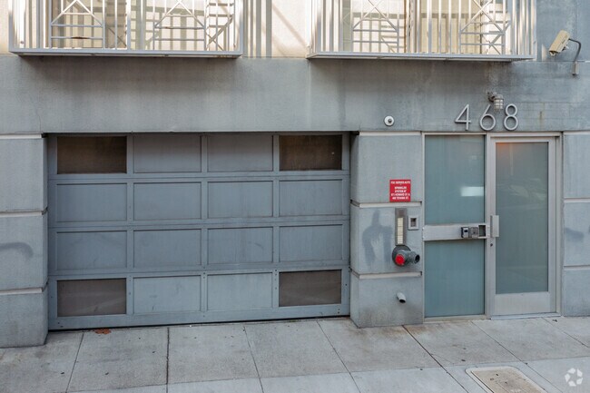 Entrance - 468 Tehama St