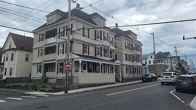 Building Photo - 130 University Ave