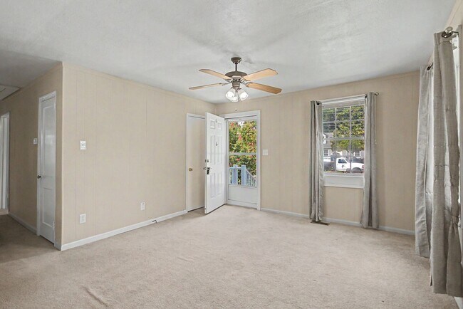 Building Photo - 317 Maney Dr