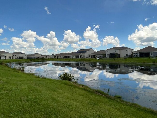 Foto del edificio - Brand New 5 Bedroom 2 Bath Hanover Lakes H...