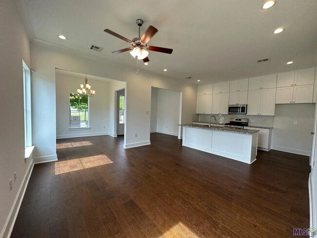 Sala de estar - 10140 The Grove Ave