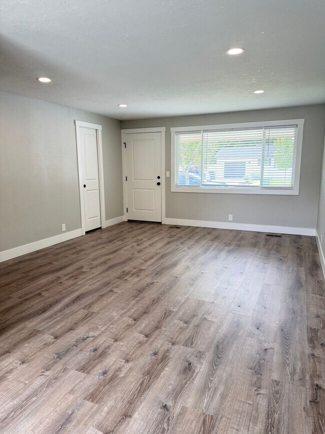 Building Photo - Incredible Location with Huge RV Parking Space!
