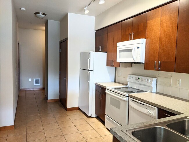 Foto del edificio - Centrally Located Condo