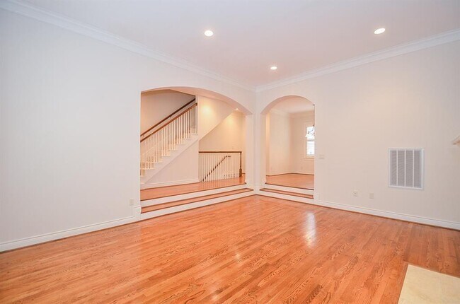 Foto del edificio - 2418 Quenby St