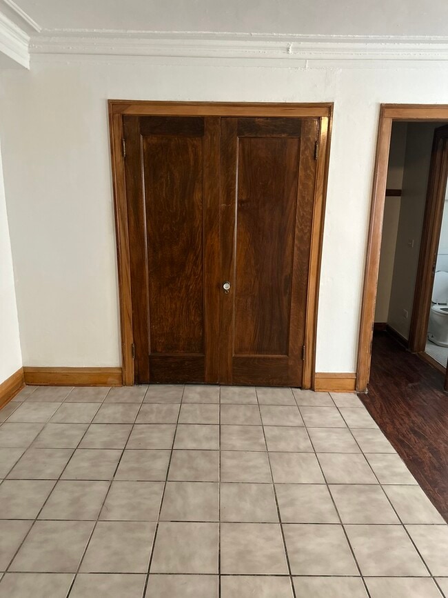 Building Photo - 5480 S Cornell Ave