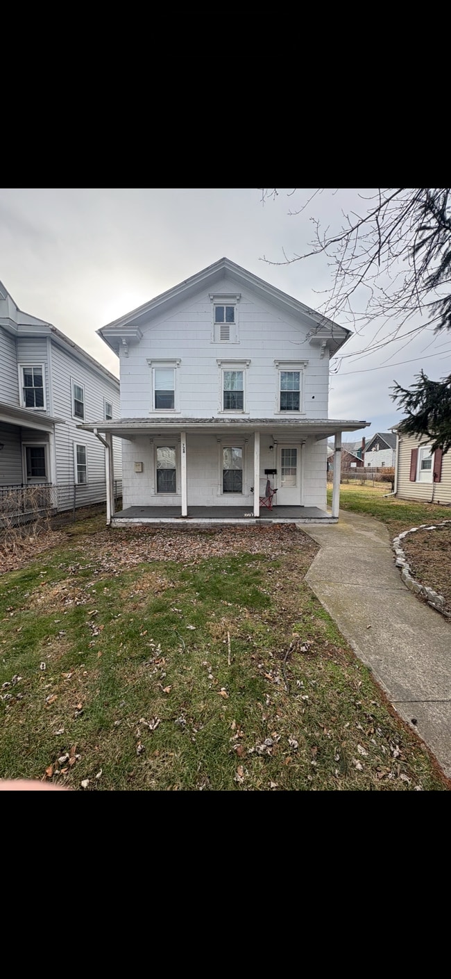 Building Photo - 728 E Market St