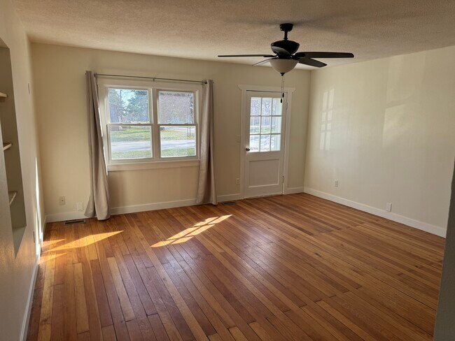 Foto del edificio - 695 Iowa Ave