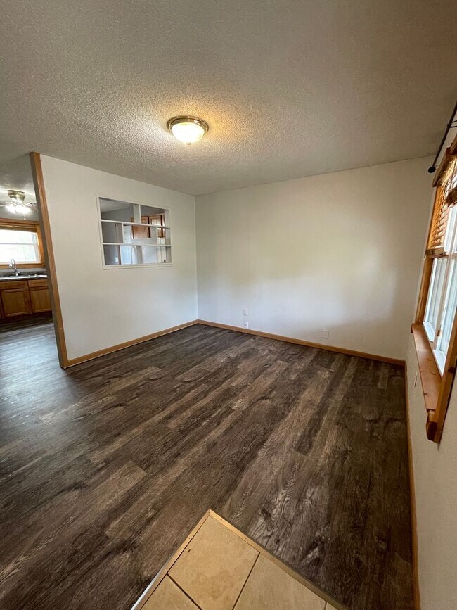 Foto del edificio - 3 Bed, 1 Bath Home for rent. One level living!