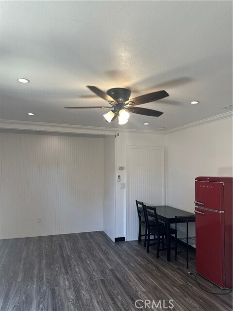 Foto del edificio - 320 N Lyman Ave