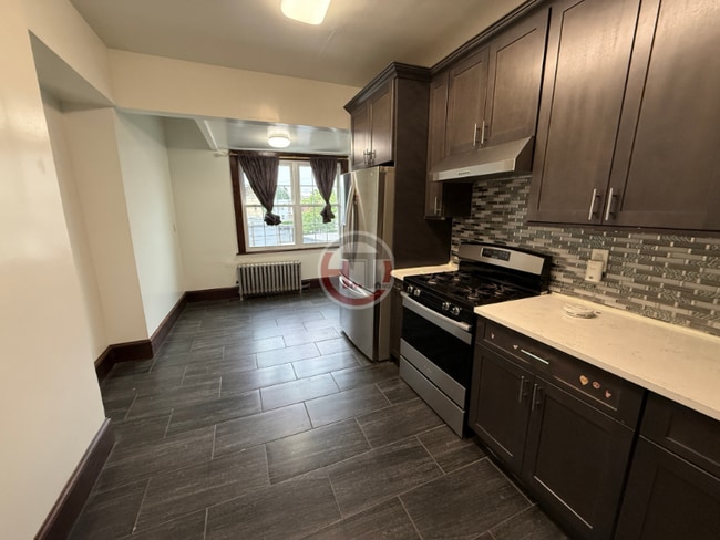 2401 E Tremont Ave