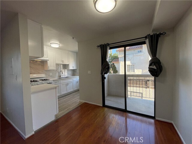 Building Photo - 225 N Marguerita Ave