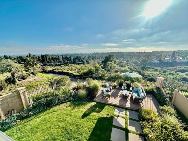 Foto del edificio - 3BD Home with Amazing Panoramic Ocean Views!
